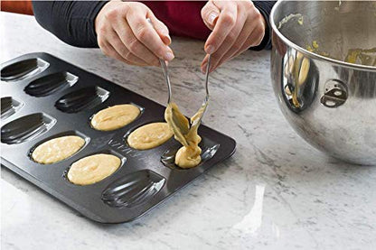 High-Quality 12-Slot Nonstick Madeleines & Cookie Baking Tin – Heavy-Duty Carbon Steel Tray